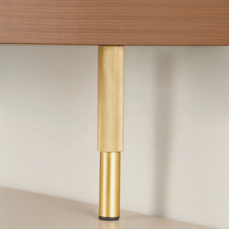 sten-solid-brass-knurled-furniture-legs-meraki-568443[1].jpg