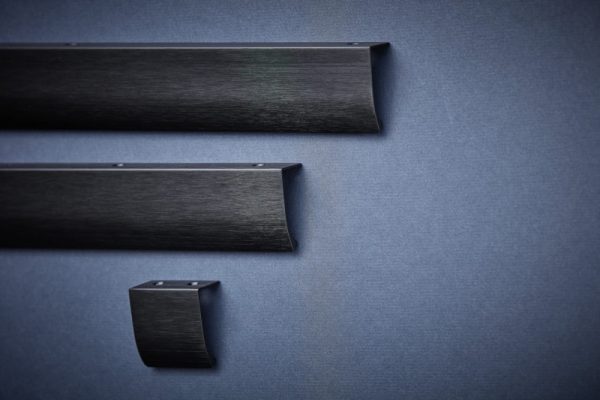 Długi uchwyt krawędziowy EDGE STRAIGHT 7×160 mm, dł. 1200 mm, czarny mat