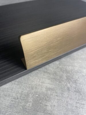 Uchwyt meblowy krawędziowy EDGE STRAIGHT 20 mm, złoty szczotkowany
