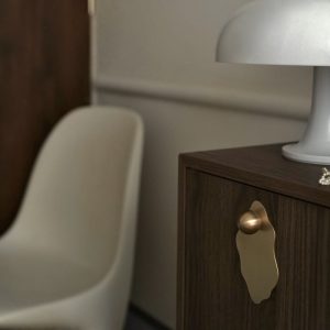 Uchwyt mosiężny do mebli Ostryga