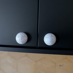 Gałka meblowa White & Black Melange