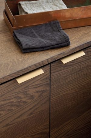 Uchwyt meblowy krawędziowy EDGE STRAIGHT 160 mm - mosiądz szczotkowany