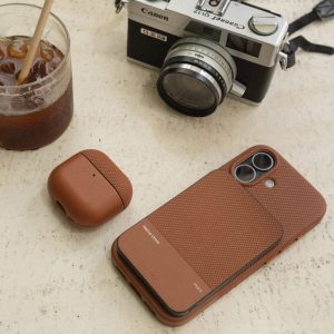 Native Union (Re)Classic Qi2 Power Bank - magnetyczny powerbank 5000 mAh kompatybilny z MagSafe i Qi2, kabel USB - C - USB - C 15 cm w zestawie (tan)