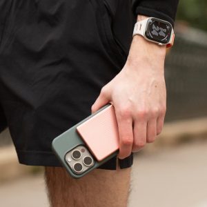 Native Union Active Power Bank - magnetyczny powerbank 5000 mAh kompatybilny z MagSafe i Qi2, kabel USB - C - USB - C 15 cm w zestawie (apricot)