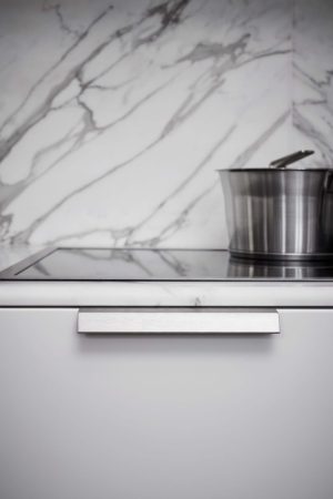Uchwyt meblowy krawędziowy BENCH 160 mm, stal