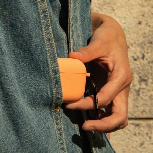 Native Union Active Case - silikonowe etui ochronne na AirPods 4 (apricot)