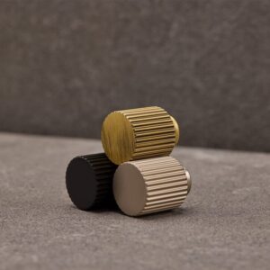 Gałka meblowa Helix Stripe Srebrna Metalowa Szczotkowana (Inox Look)