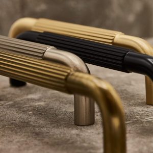 Uchwyt meblowy podłużny Helix Stripe 224 Aluminiowe Czarny
