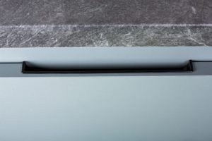 Uchwyt meblowy wpuszczany Hide 180 Czarny Mat
