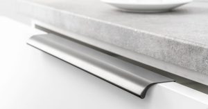 Uchwyt meblowy krawędziowy Ona 128 Aluminiowy Srebrny Anodowany