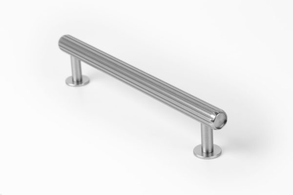 UCHWYT MEBLOWY PODŁUŻNY RILLE 160 SREBRNY ALUMINIOWY