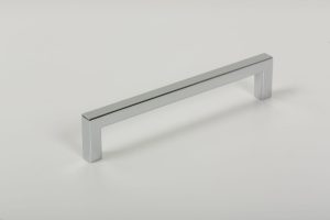 UCHWYT MEBLOWY PODŁUŻNY U 0056 160 CHROM POLEROWANY