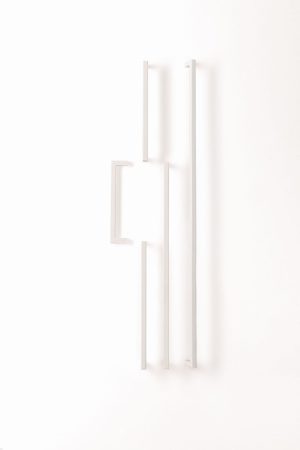 UCHWYT MEBLOWY PODŁUŻNY U 0056 320 METALOWY BIAŁY MAT