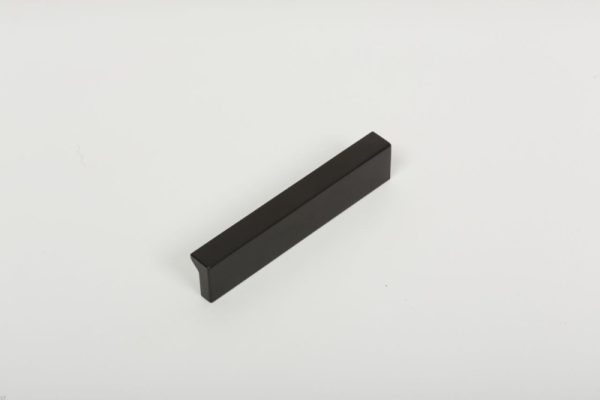 UCHWYT MEBLOWY PODŁUŻNY ANGLE 100 ALUMINIOWY CZARNY