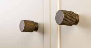 GAŁKA MEBLOWA ARPA ALUMINIOWA RUSTYKALNE ZŁOTO