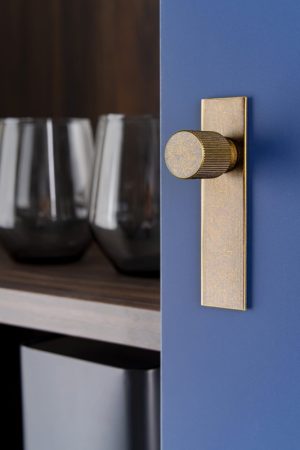 GAŁKA MEBLOWA Z PODKŁADKĄ ARPA PLATE ALUMINIOWA SREBRNA SZCZOTKOWANA