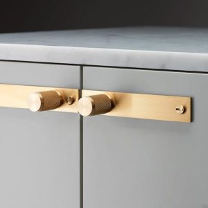 Gałki meblowe z podkładką FURNITURE KNOB PLATE Cross Mosiężne Złote