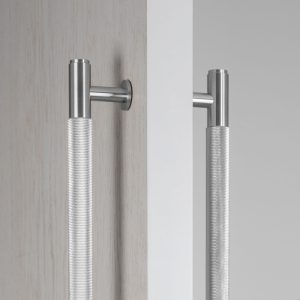 Uchwyt meblowy obustronny Closet Bar Double - sided Cross Stalowy Srebrny