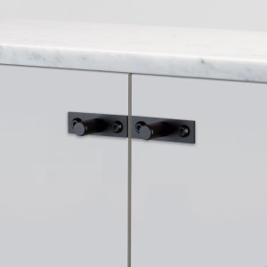 Gałki meblowe z podkładką FURNITURE KNOB PLATE LINEAR Metalowe czarne (zestaw)