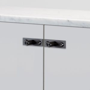 Gałki meblowe z podkładką FURNITURE KNOB PLATE LINEAR Gun metal (zestaw)