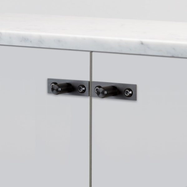 Gałki meblowe z podkładką FURNITURE KNOB PLATE LINEAR Gun metal (zestaw)
