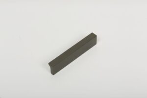 UCHWYT MEBLOWY PODŁUŻNY ANGLE 100 ALUMINIOWY CZARNY