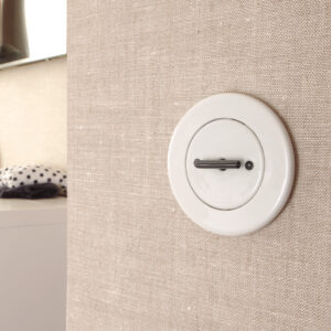 Włącznik DO LOW w ramce porcelanowej
