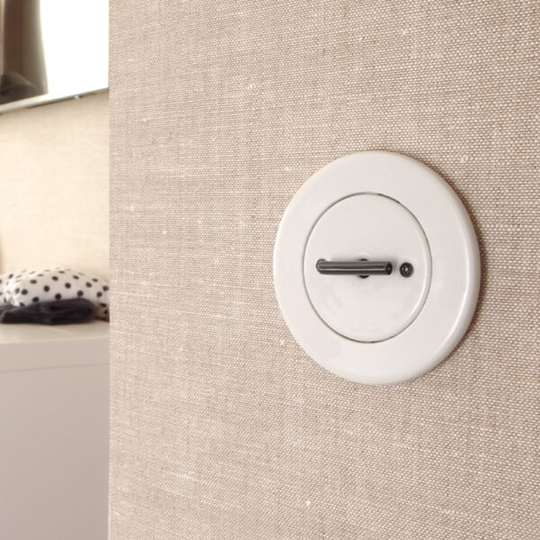Włącznik DO LOW w ramce porcelanowej