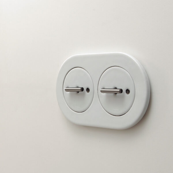 Włączniki DO LOW w ramce 2-krotnej porcelanowej