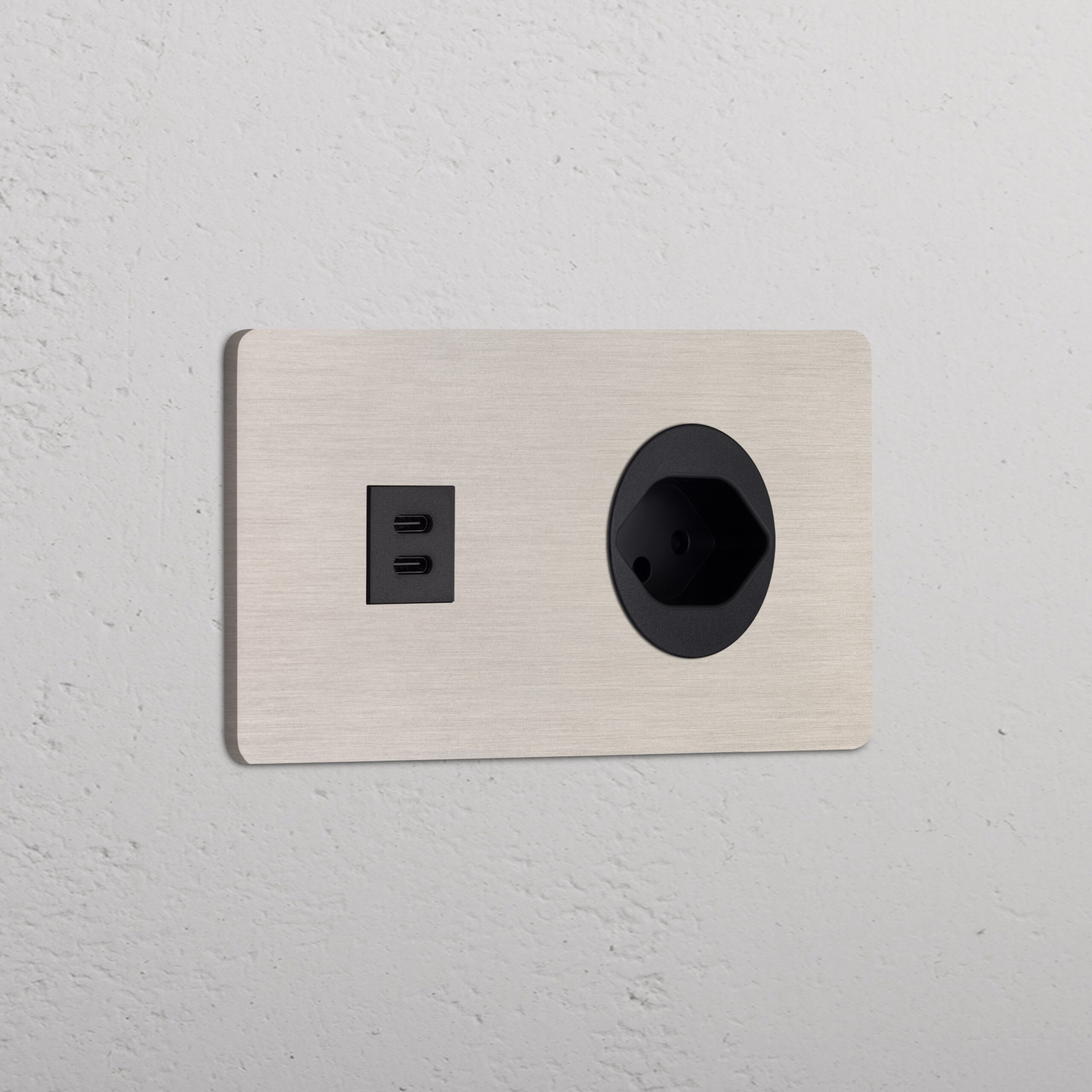 Grove Gniazdo USB-C 30W i szwajcarskie typu J w podwójnej ramce – Satynowy nikiel, Czarny