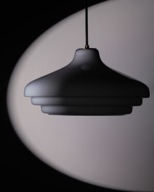 Brookfield duża lampa wisząca z opalowym szkłem – Antyczny mosiądz