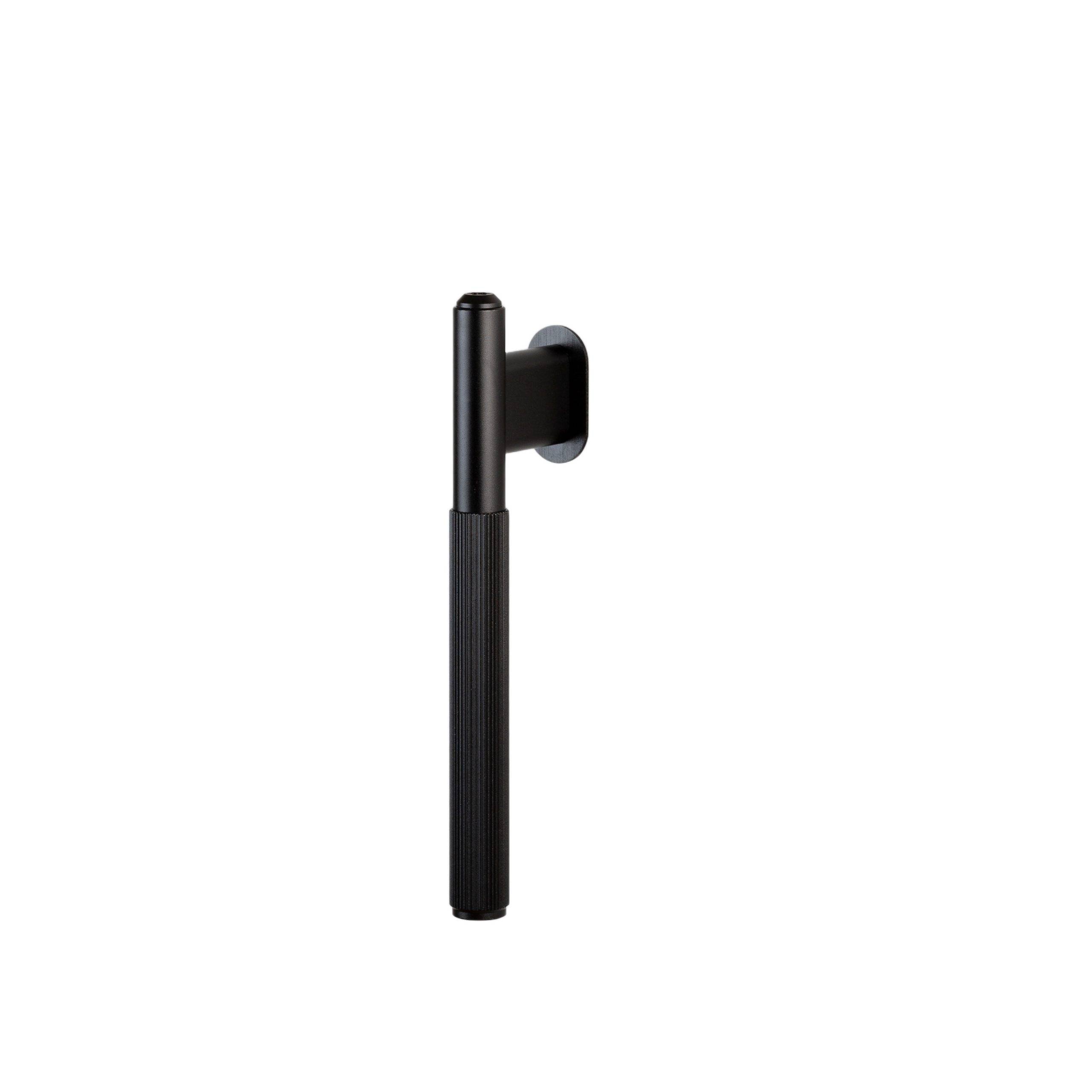 Uchwyt meblowy L-Bar Linear 125 – Czarny