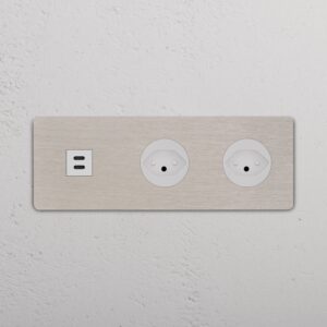 Grove Gniazdo USB-C 30W i szwajcarskie typu J x 2 w potrójnej ramce – Satynowy nikiel, Biały