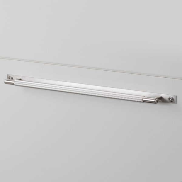 Uchwyt meblowy podłużny z podkładką Linear Plate 325 – Srebrny
