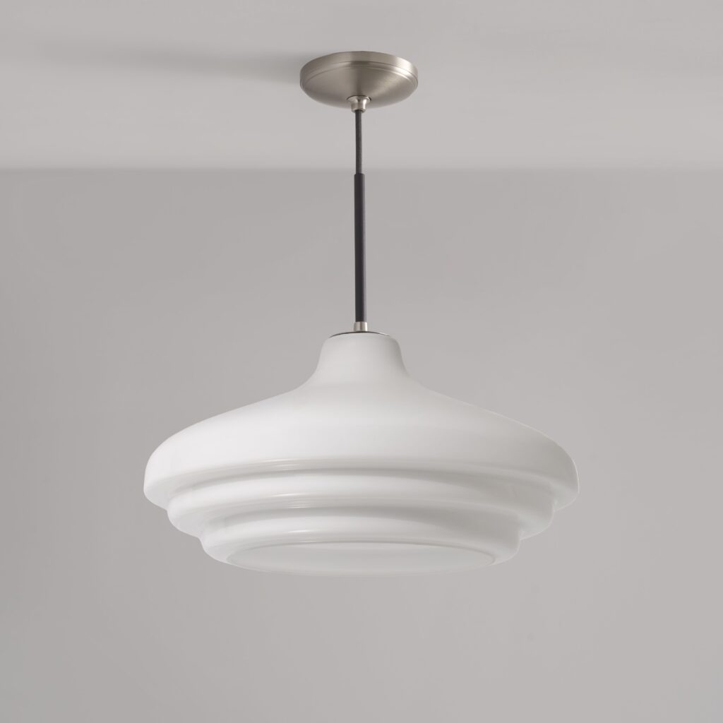 Brookfield duża lampa wisząca z opalowym szkłem – Satynowy nikiel