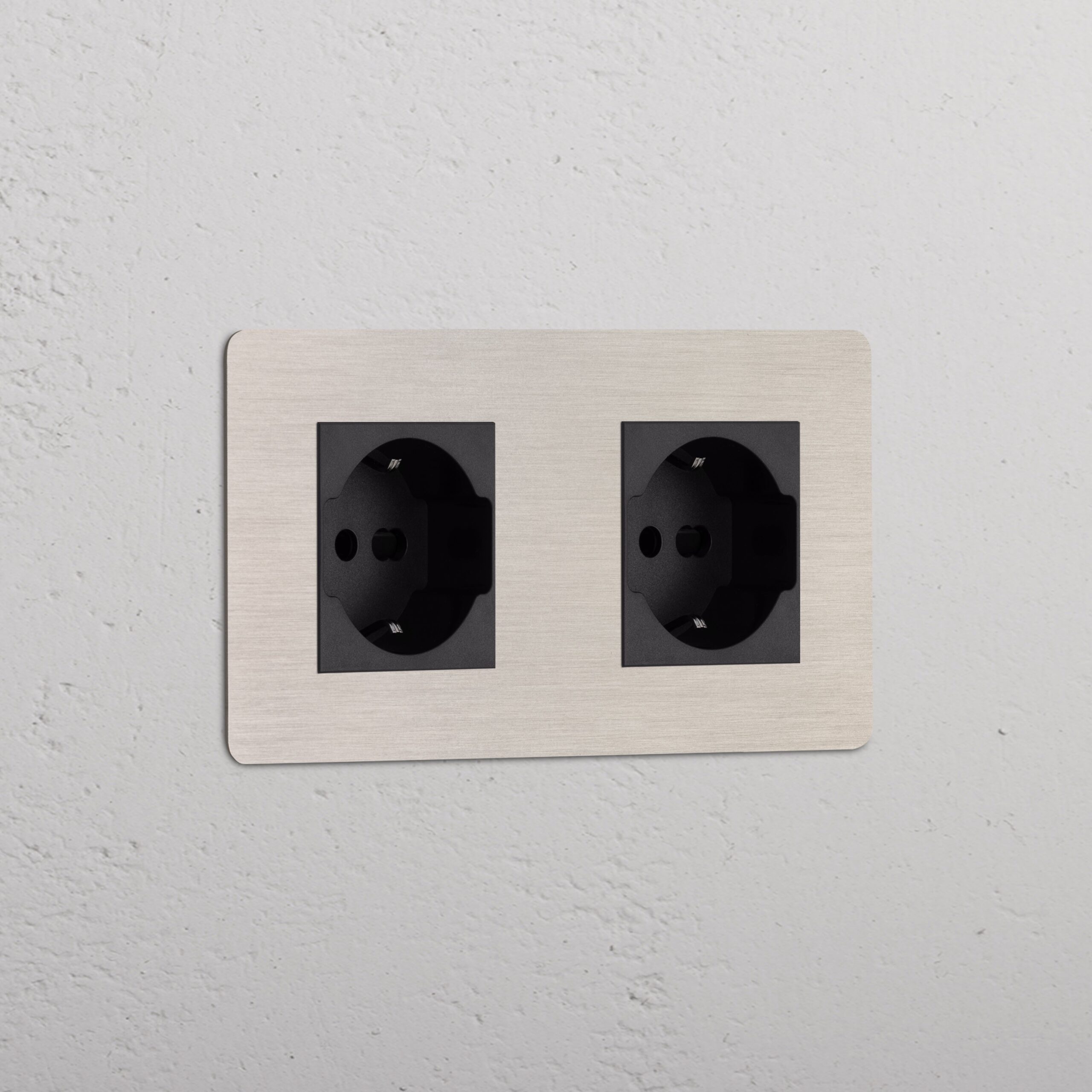Kew Gniazdo Schuko/Bipasso x 2 w podwójnej ramce – Satynowy nikiel, Czarny