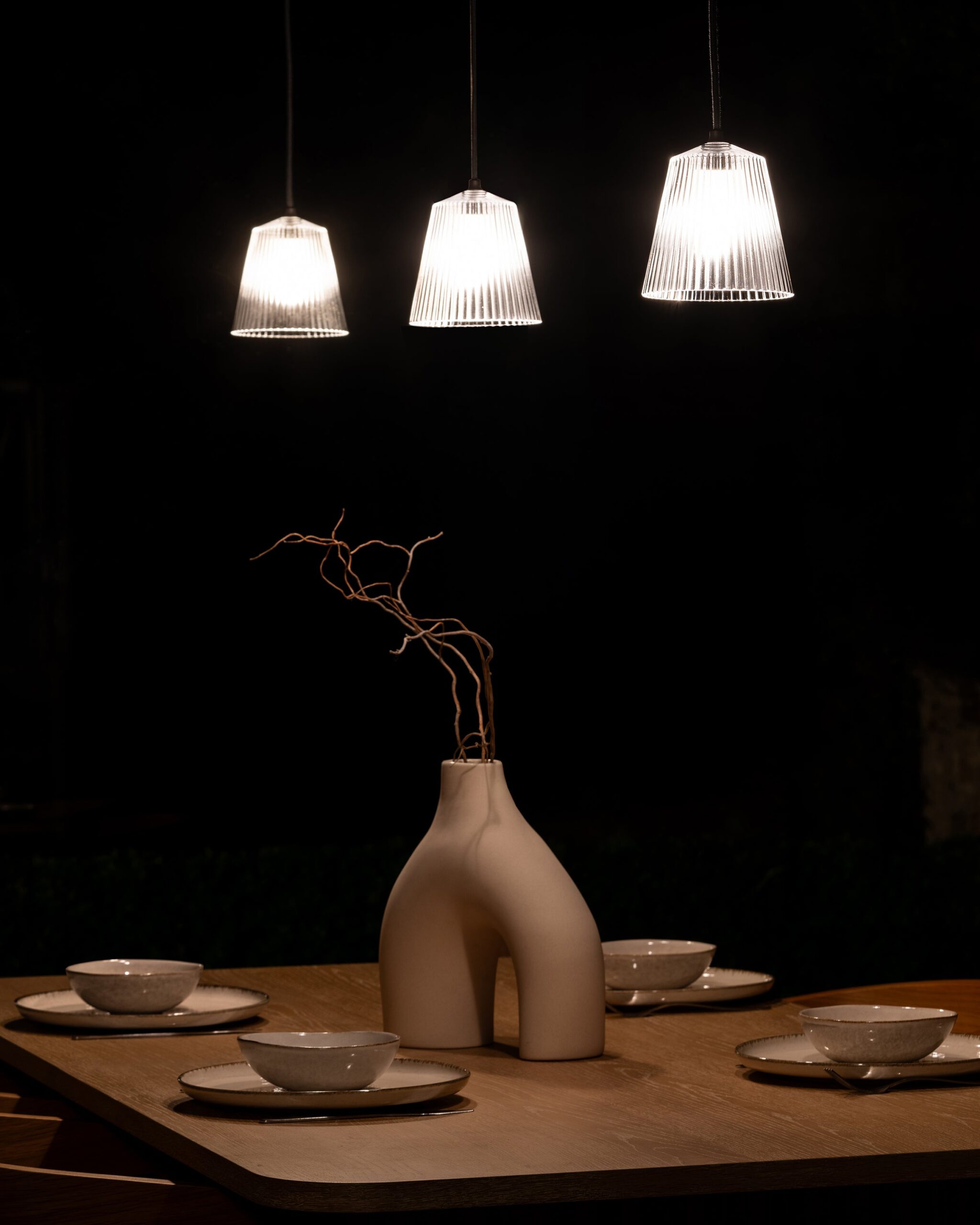Richmond średnia lampa wisząca z ryflowanym szkłem – Brąz