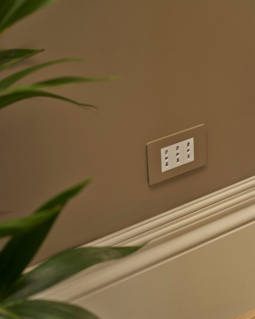 Grove 3-Module 3x Bipasso Socket – Paintable White