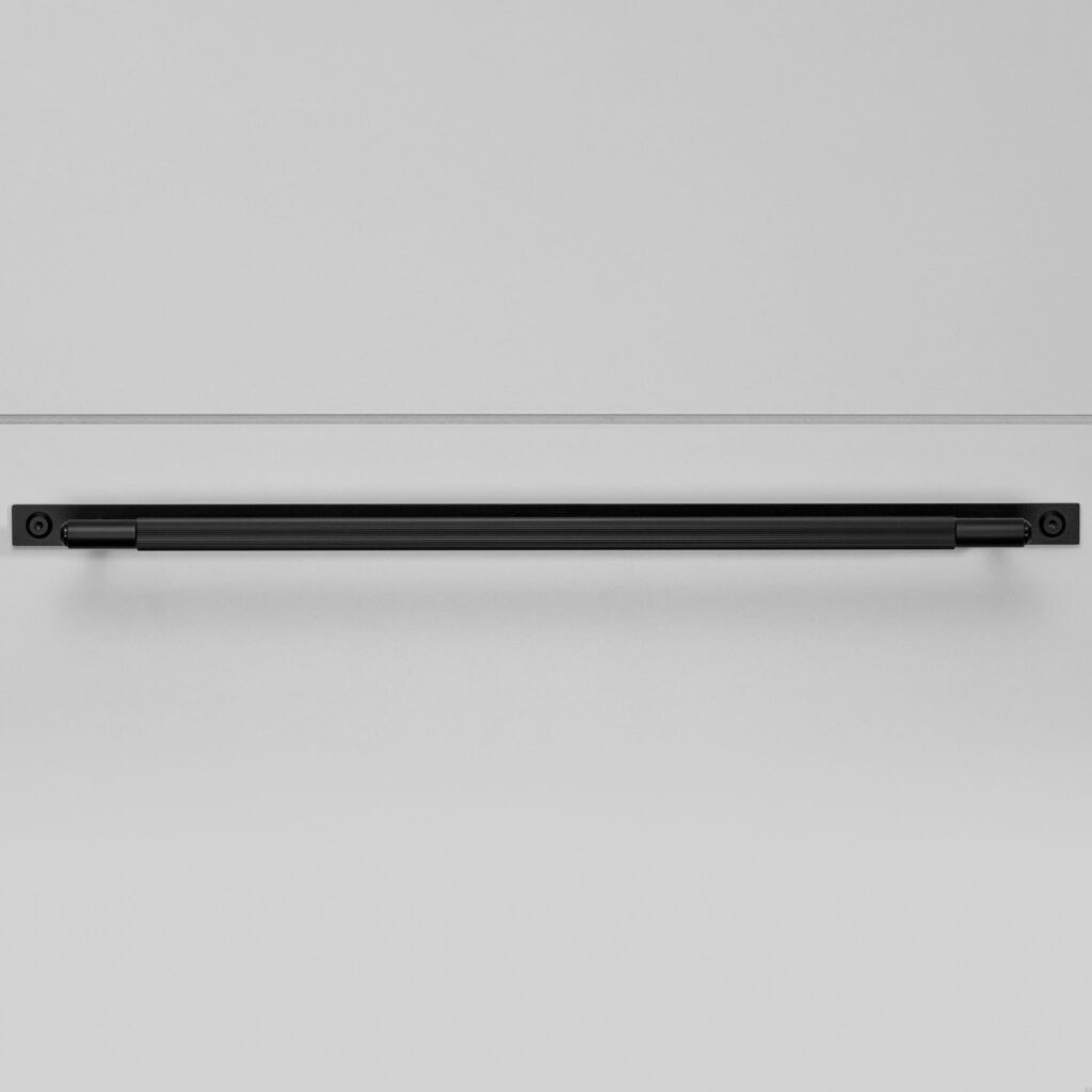 Uchwyt meblowy podłużny z podkładką Linear Plate 325 – Czarny