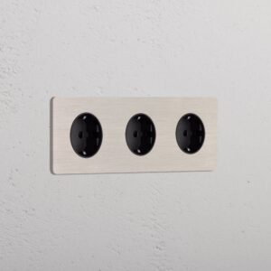 Grove Gniazdo Schuko typu F x 3 w potrójnej ramce – Satynowy nikiel, Czarny