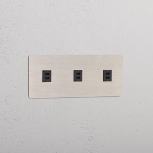 Kew Gniazdo USB-C 30 W x 3 w potrójnej ramce – Satynowy nikiel, Czarny
