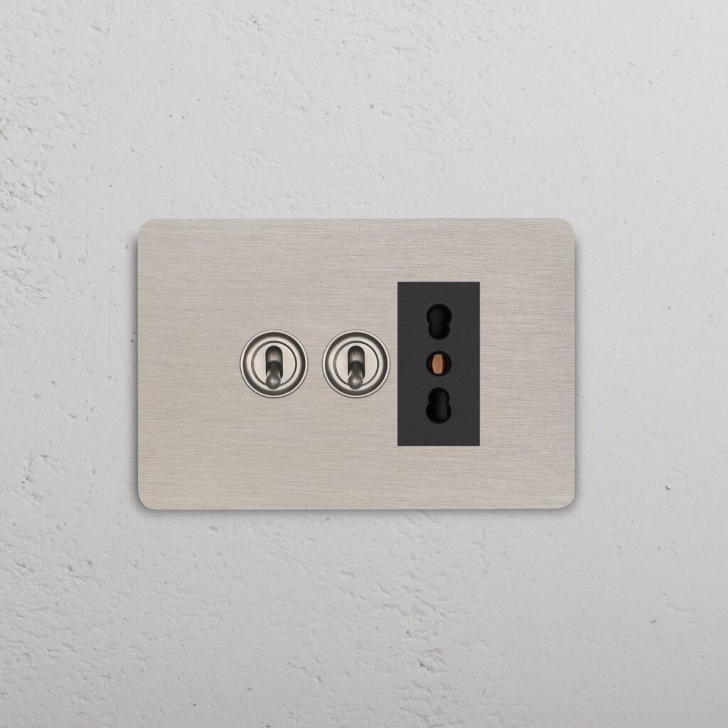 Grove 3-Module 2x Toggle Switch & 1x Bipasso Socket – Satynowy nikiel, Czarny