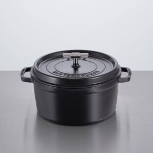 Garnek Cocotte Staub 6.7 L ze m radełkowanym uchwytem – Czarny