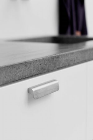 Uchwyt meblowy podłużny Fall 128 Aluminiowy Srebrny