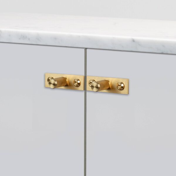Gałka meblowa z podkładką Linear Plate 12 (zestaw 2 szt.) – Złoty