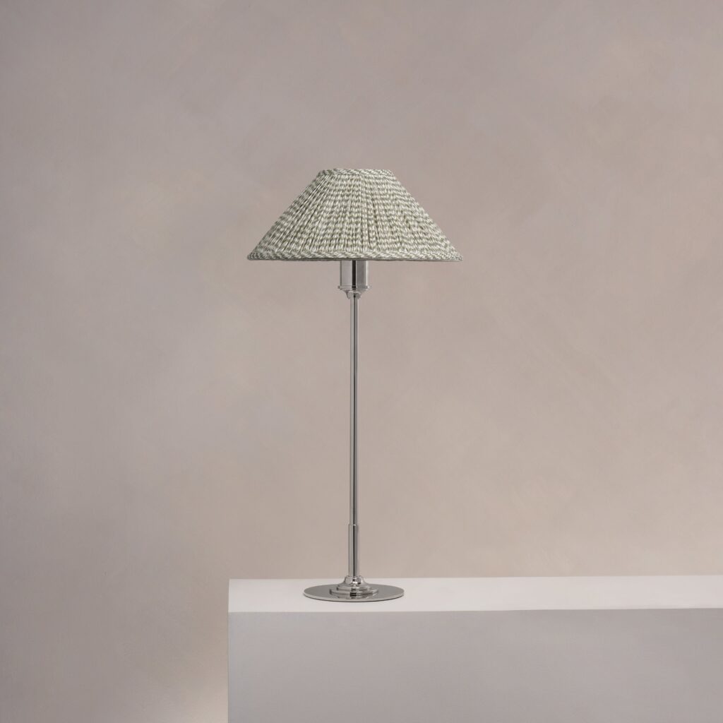 Cotswold średnia plisowana lampa stołowa zielony mech – Polerowany nikiel