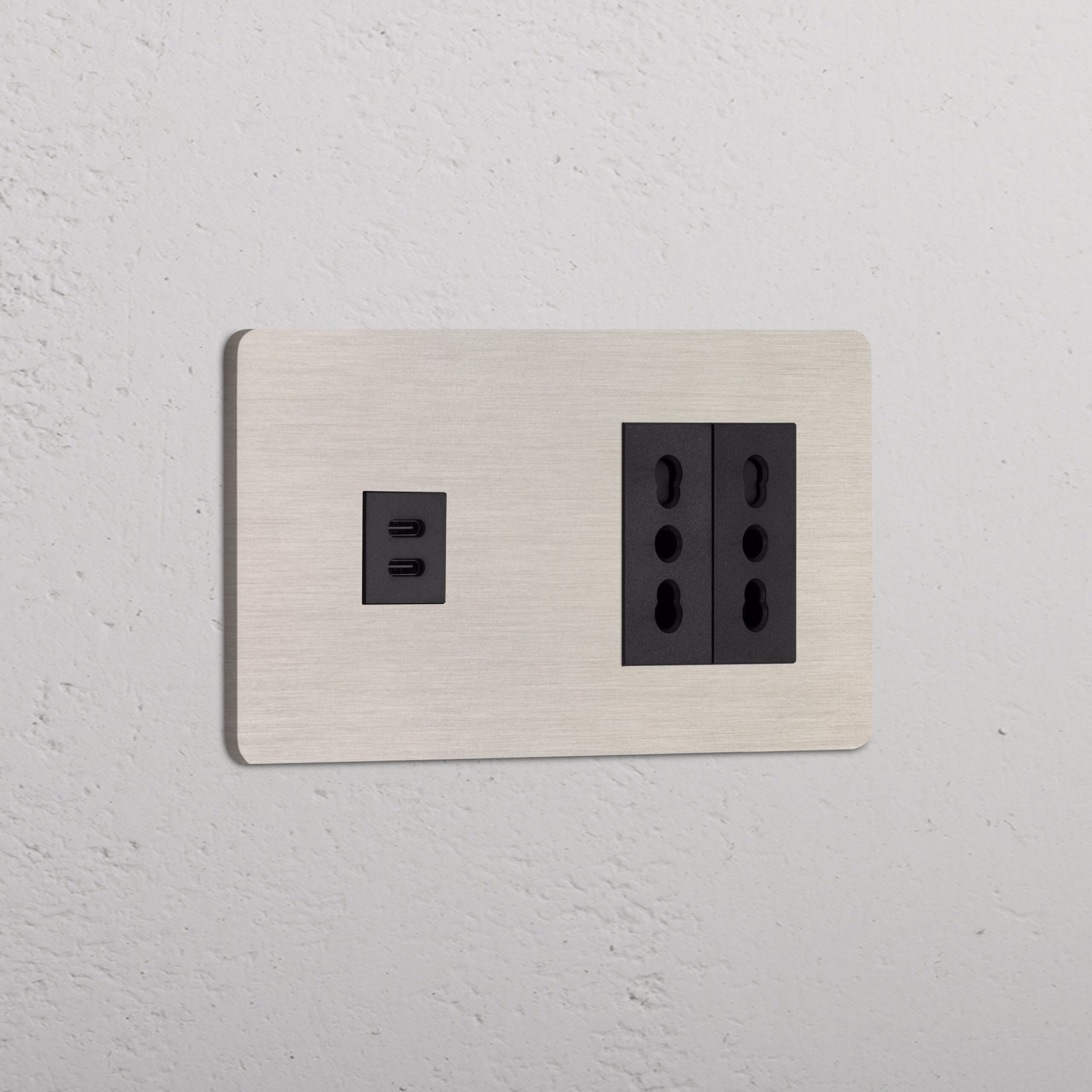 Grove Gniazdo USB-C 30 W i Bipasso x 2 w podwójnej ramce – Satynowy nikiel, Czarny