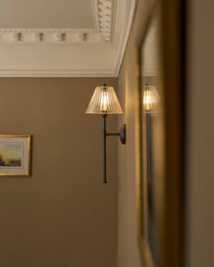 Cotswold kinkiet ścienny z ryflowanym szkłem – Brąz