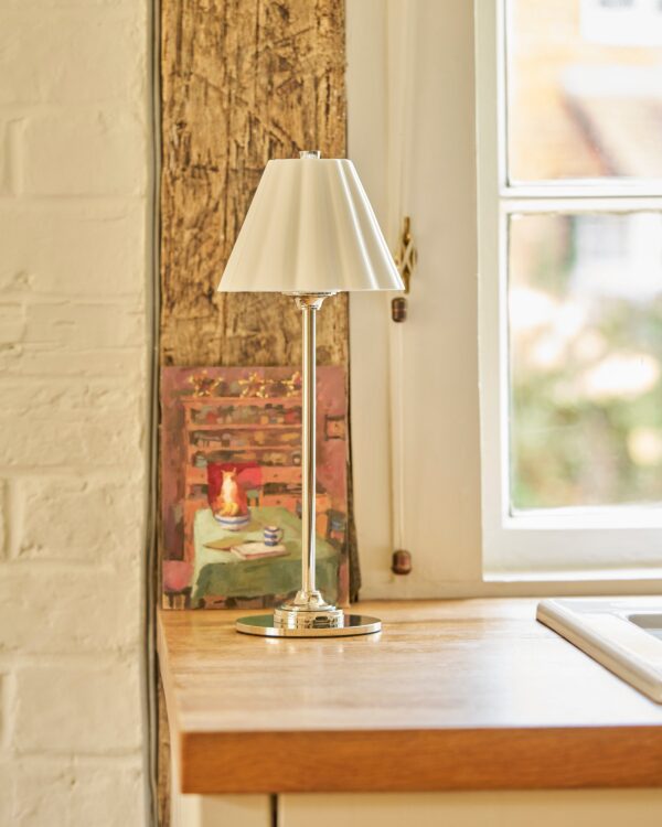 Cotswold lampa stołowa z delikatną porcelaną z możliwością ładowania – Polerowany nikiel