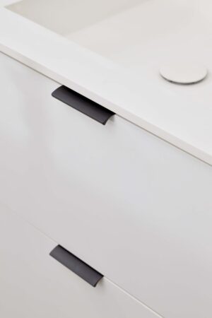 Uchwyt meblowy krawędziowy Edge Straight 100 Aluminiowy Czarny Matowy Szczotkowany